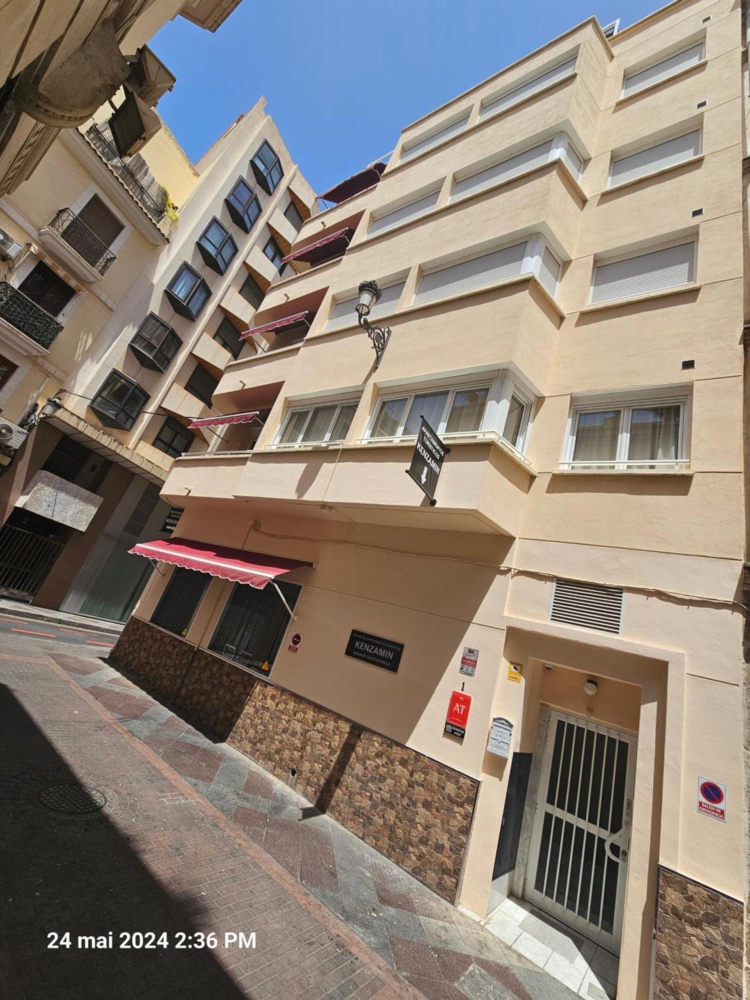 Apartamentos Turisticos Kenzamin Alicante Luaran gambar