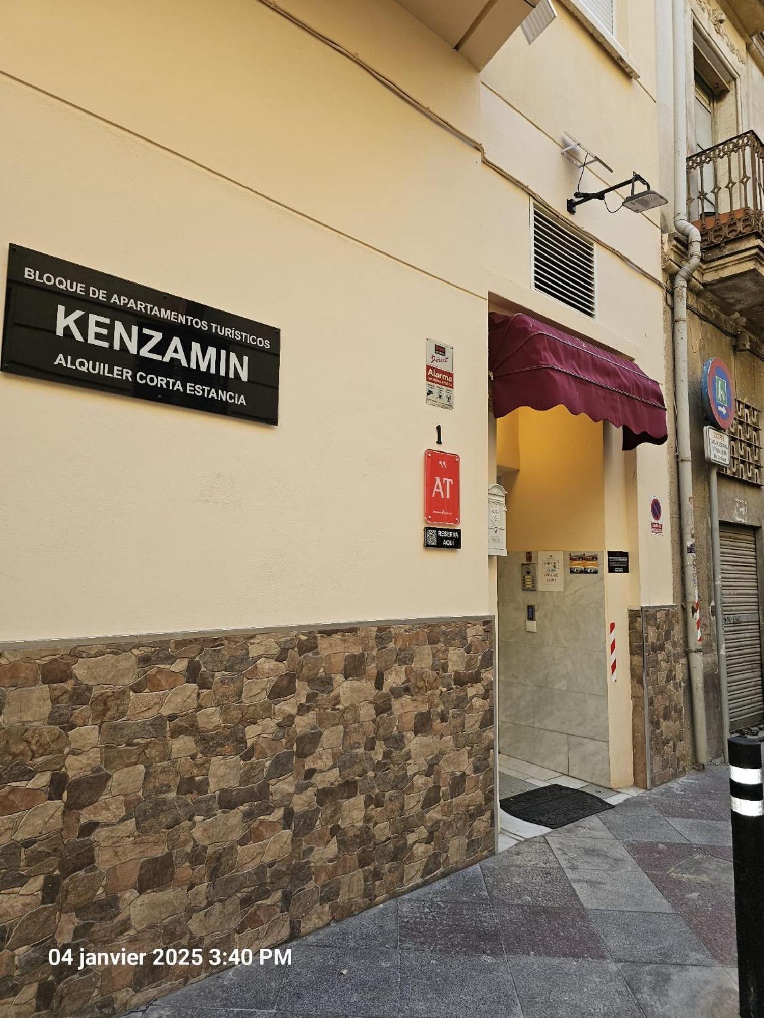 Apartamentos Turisticos Kenzamin Alicante Luaran gambar