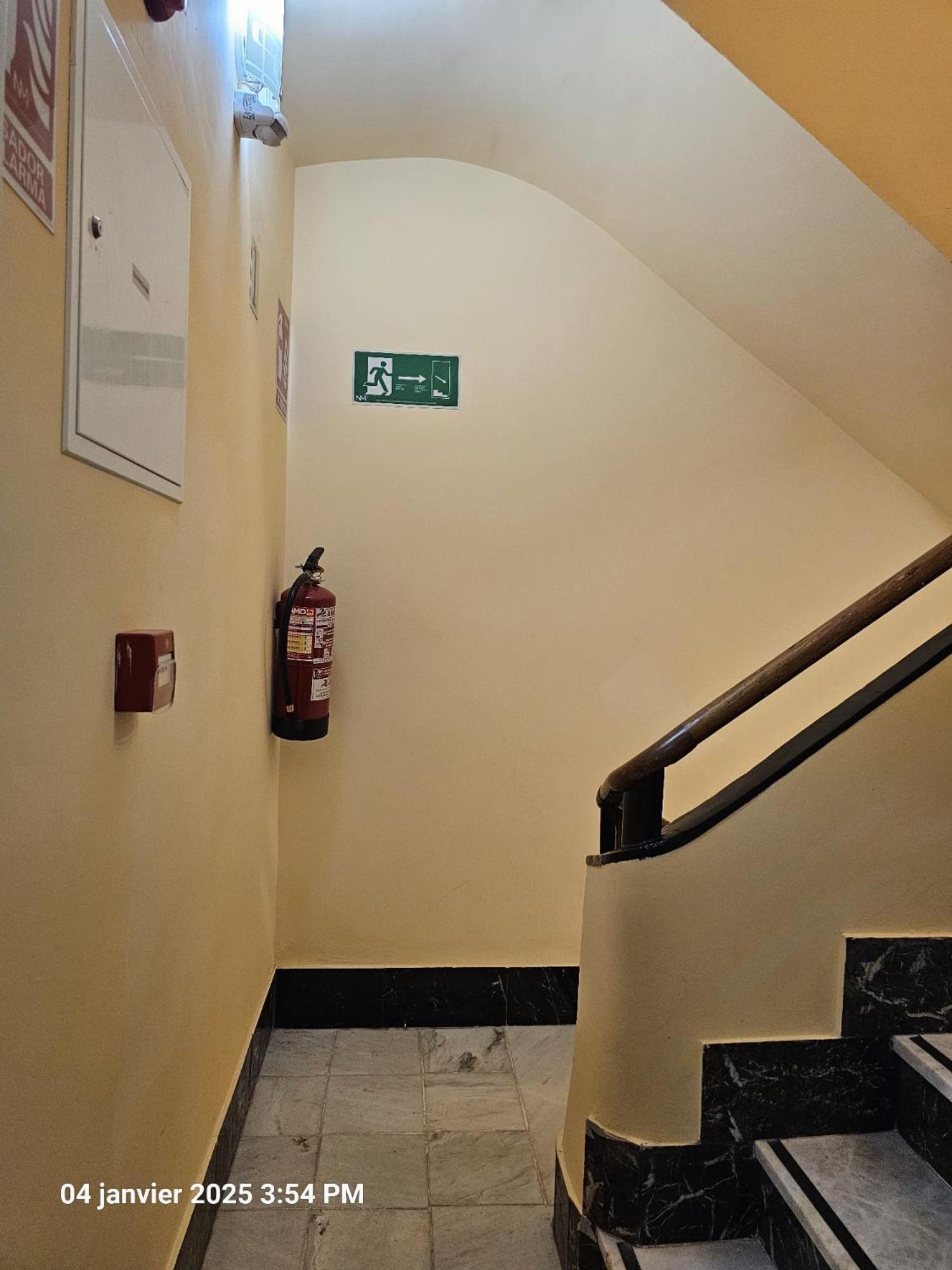 Apartamentos Turisticos Kenzamin Alicante Luaran gambar