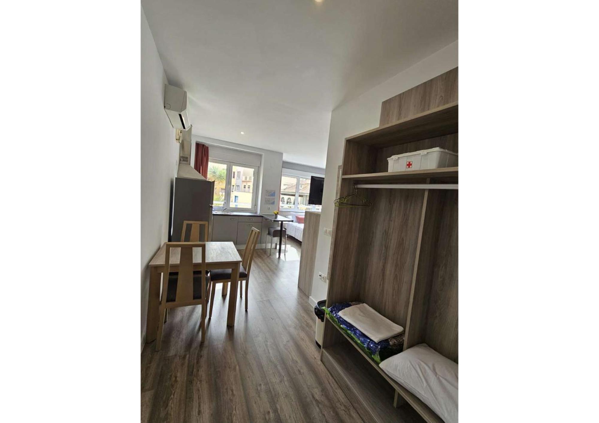 Apartamentos Turisticos Kenzamin Alicante Luaran gambar