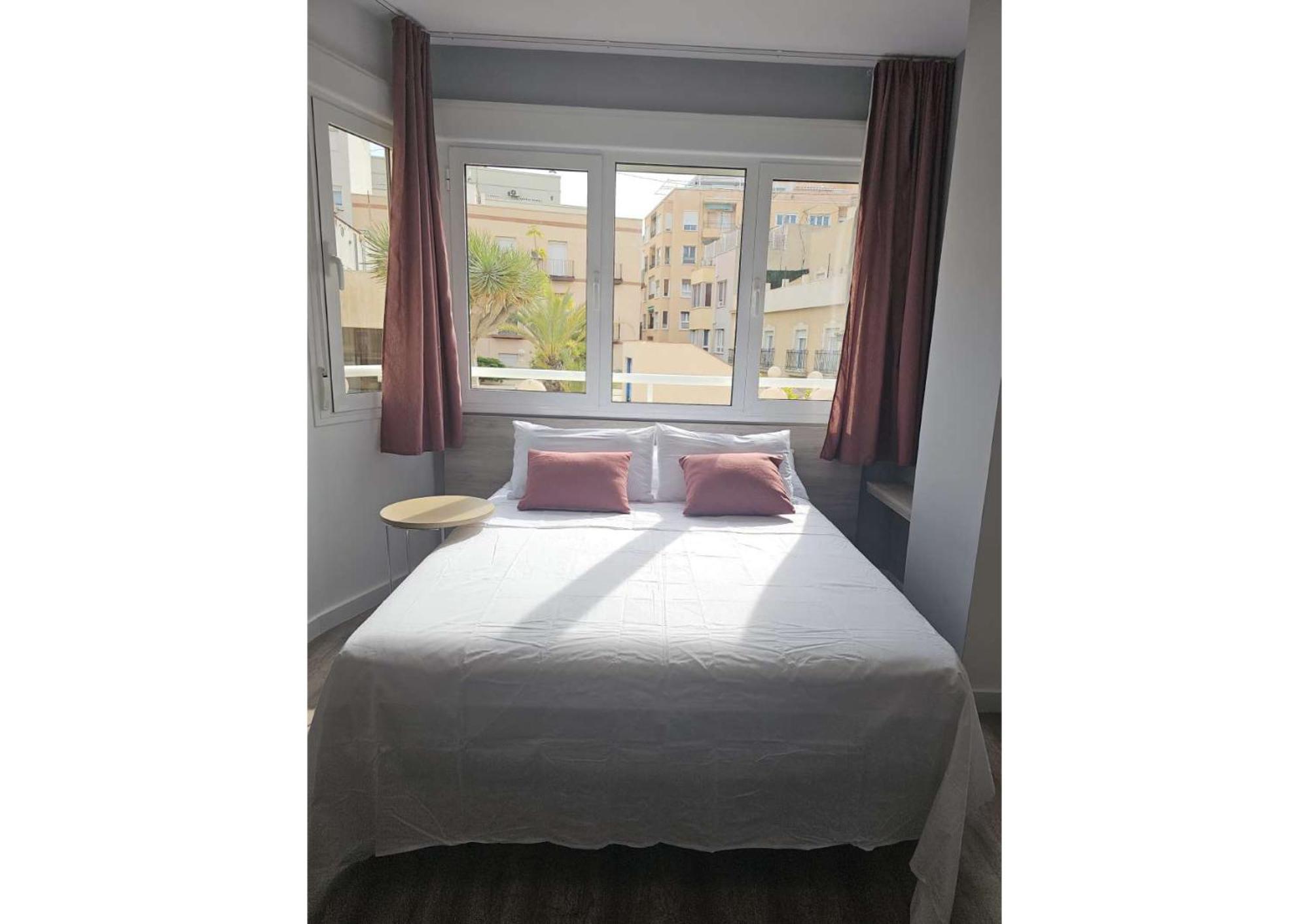 Apartamentos Turisticos Kenzamin Alicante Luaran gambar