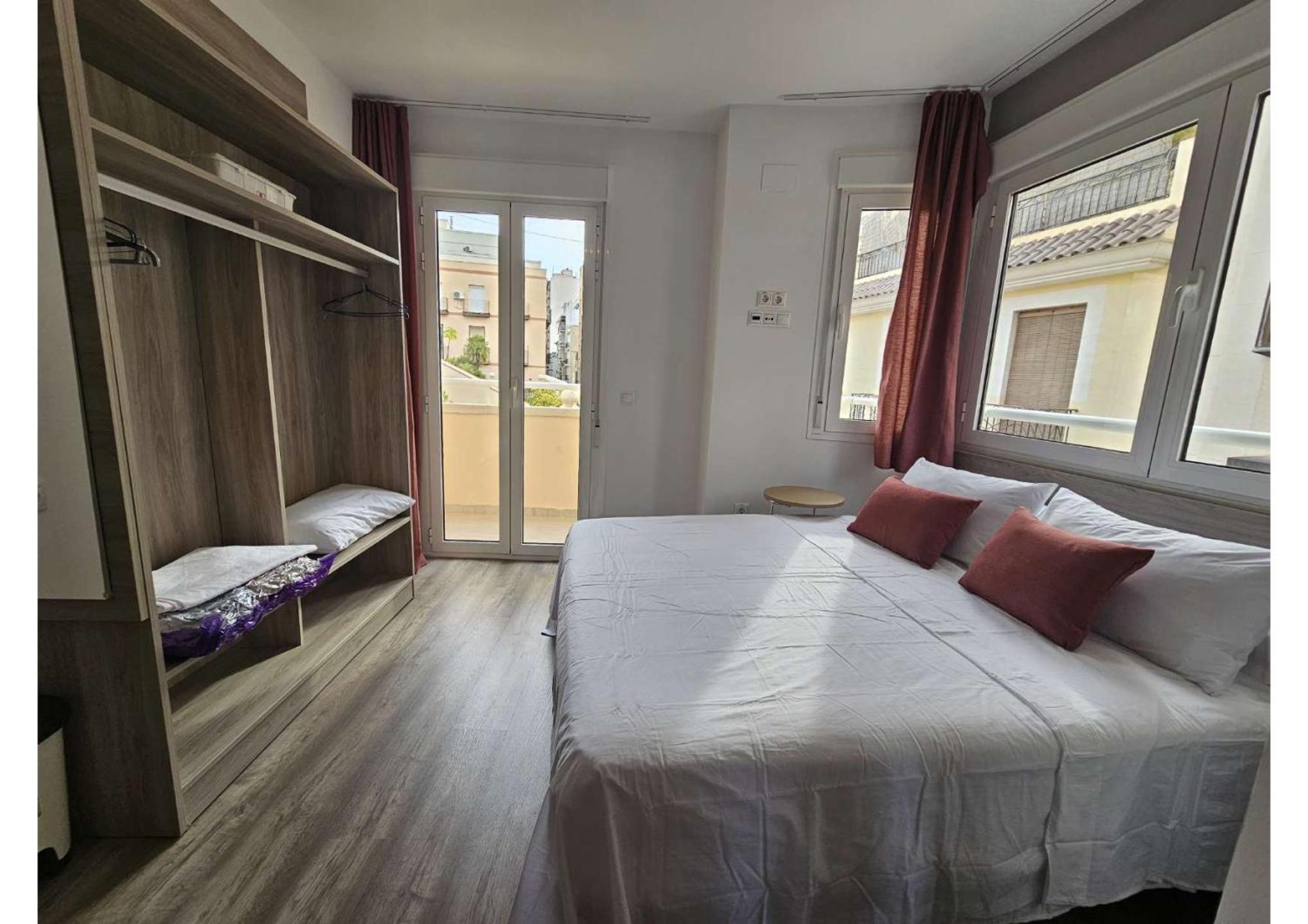 Apartamentos Turisticos Kenzamin Alicante Luaran gambar